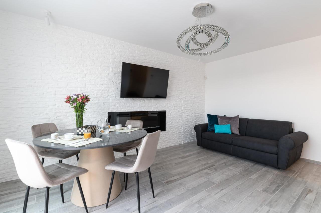 Dimora Alighieri Apartment กาโรวิญโญ ภายนอก รูปภาพ